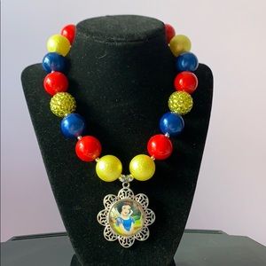 Chunky necklace - girl Snow White